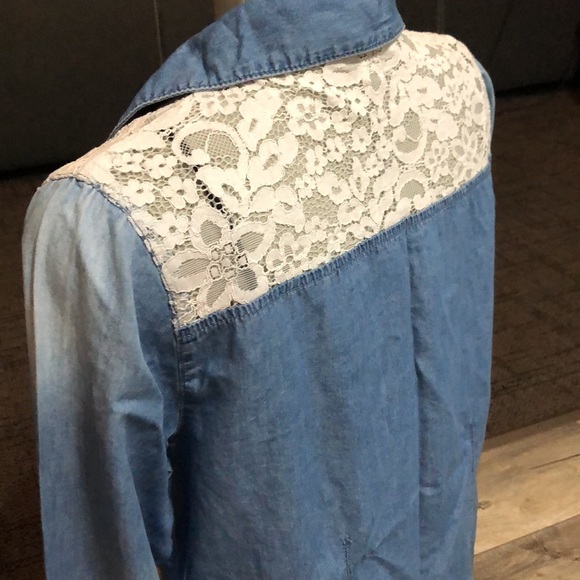 Button up - Picture 5 of 7